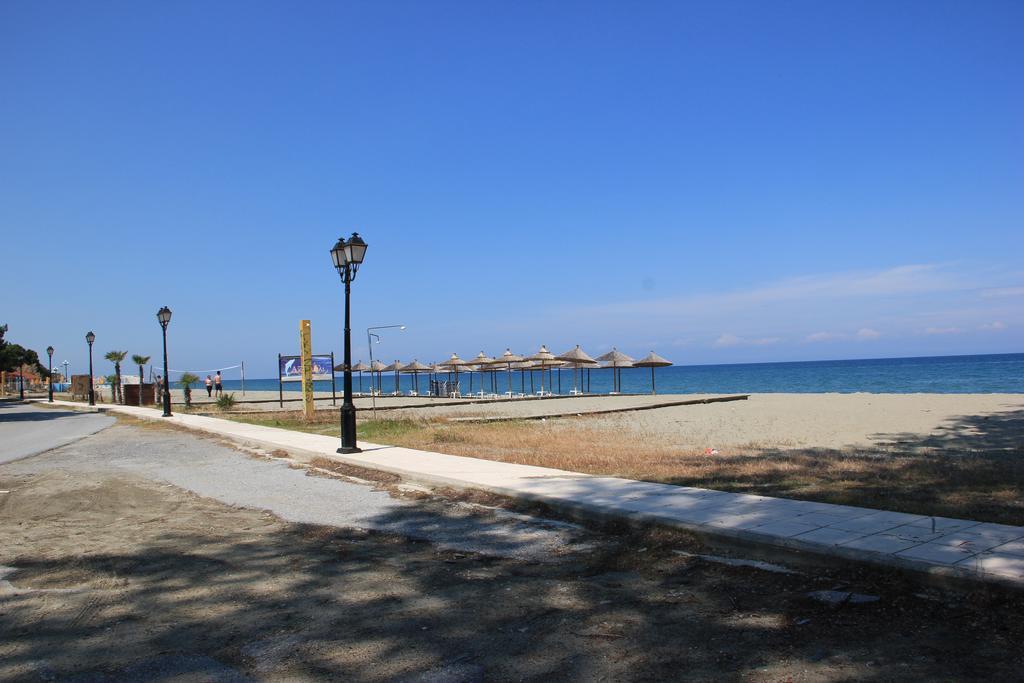 Hotel Geromichalos Paralía Skotínis Exterior foto