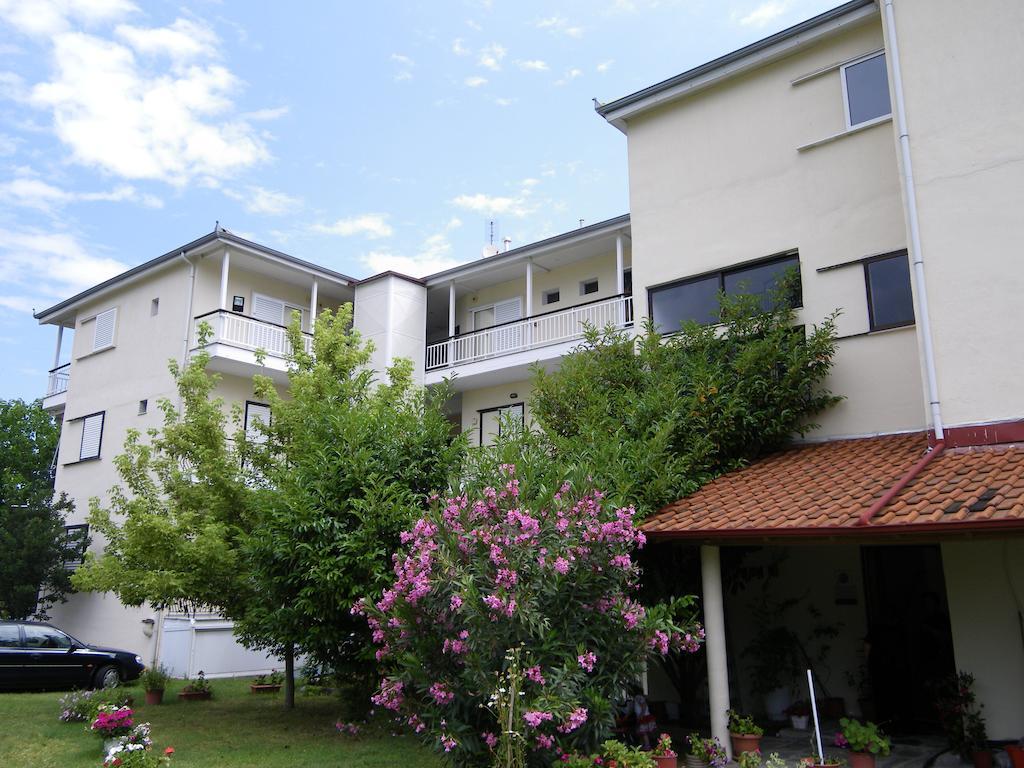 Hotel Geromichalos Paralía Skotínis Exterior foto